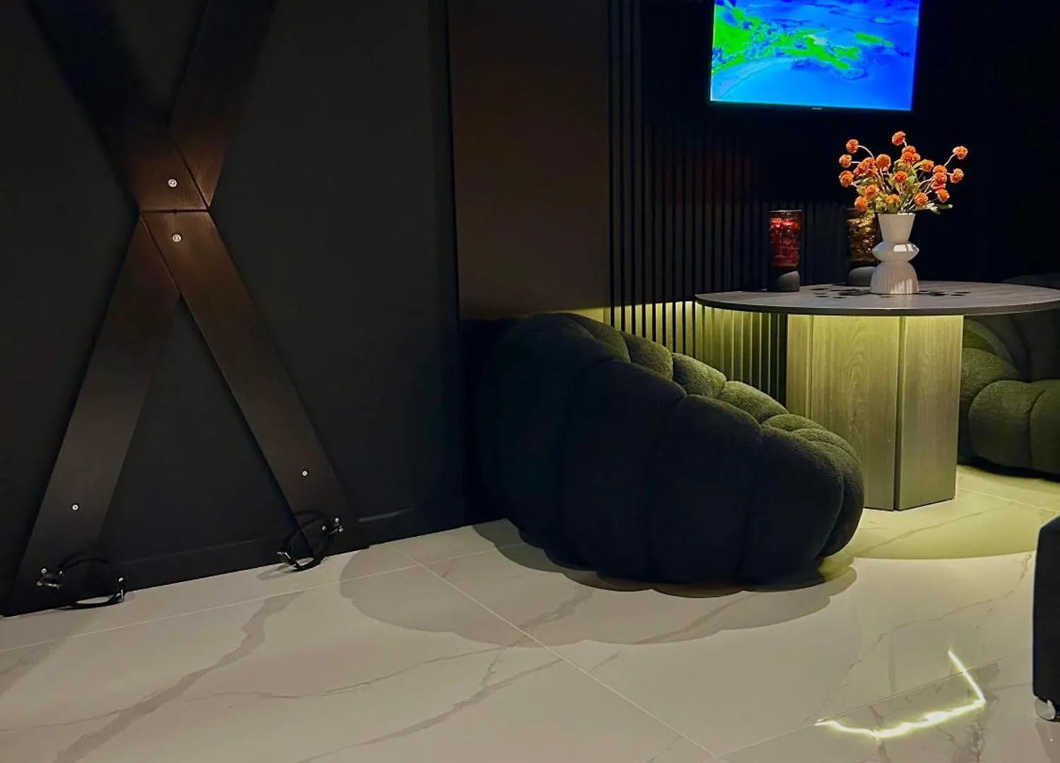 Bdsm Tantra Love Room サロン＝ド＝プロヴァンス 0*,  フランス